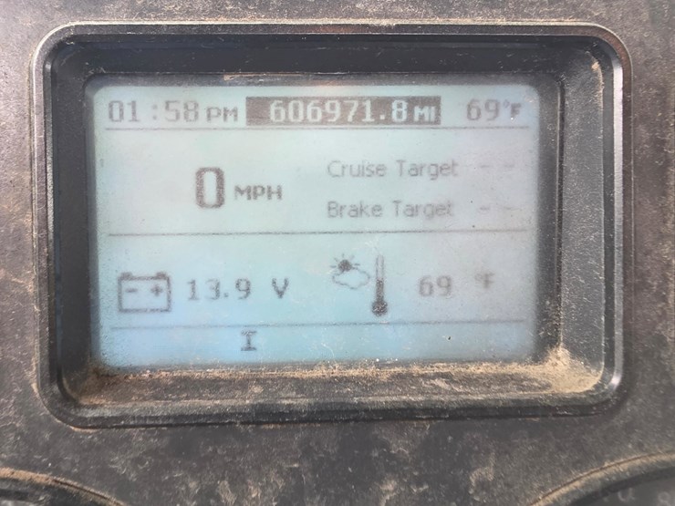 2014-mack-chu613-daycab-truck-image-2