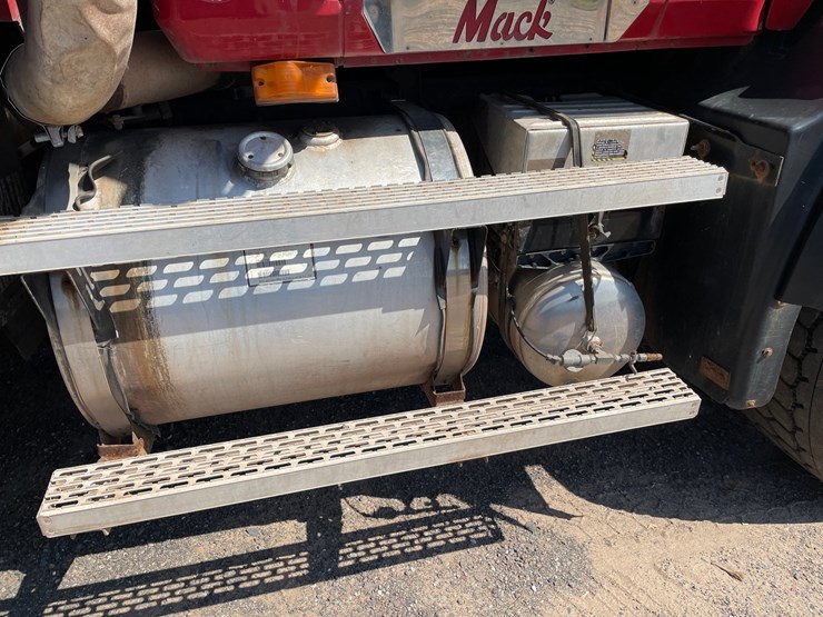2007-mack-cl700-image-46