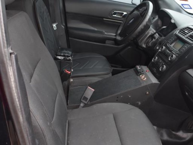 2018-ford-explorer-image-14