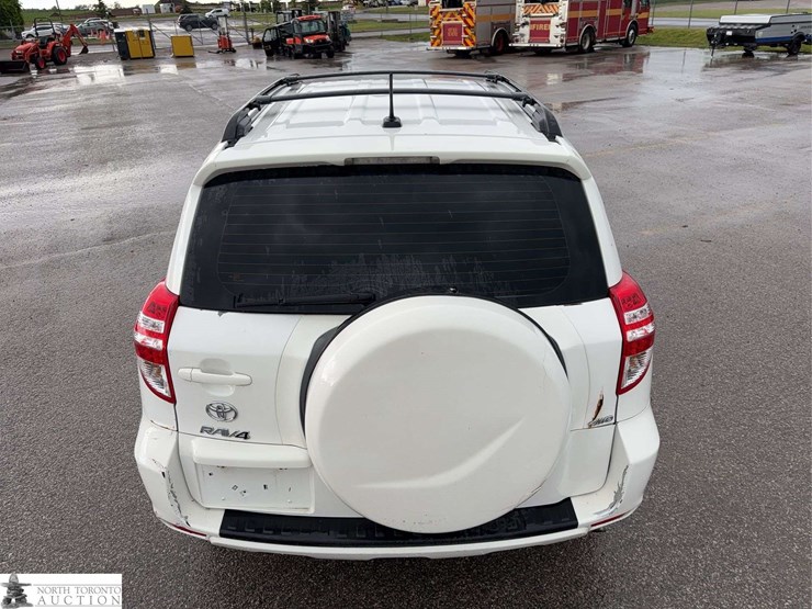 2011-toyota-rav4-image-57