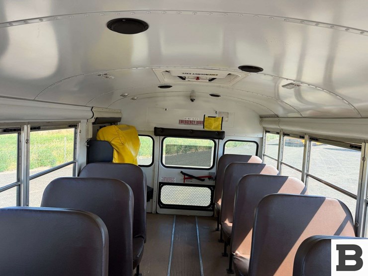 2011-blue-bird-bb-conventional-school-bus-image-28