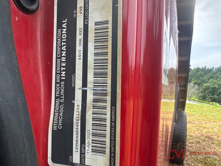 2004-international-durastar-4400-image-24