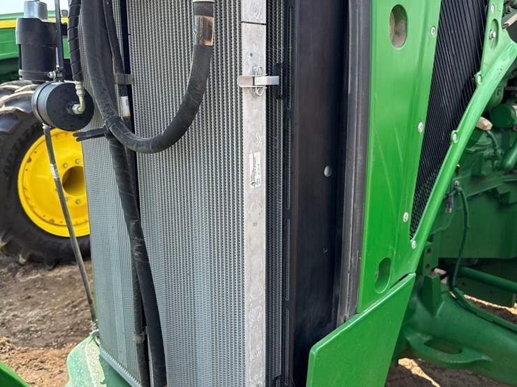 2013-john-deere-8235r-image-69