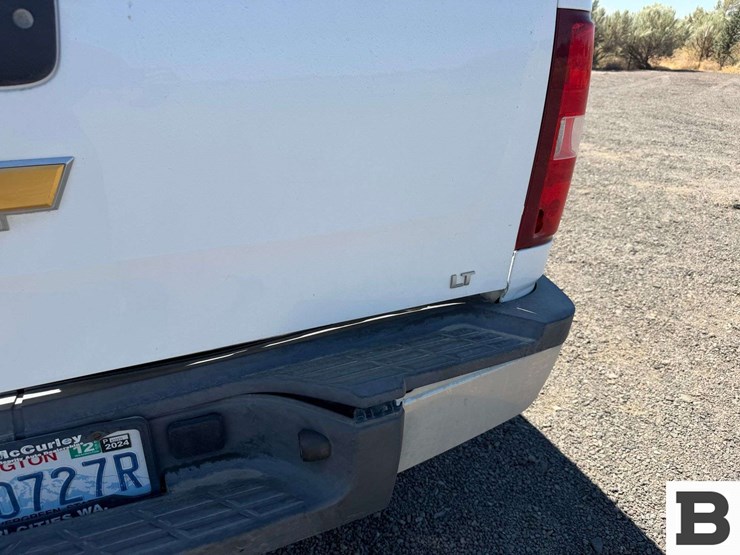 2013-chevrolet-silverado-3500-image-21