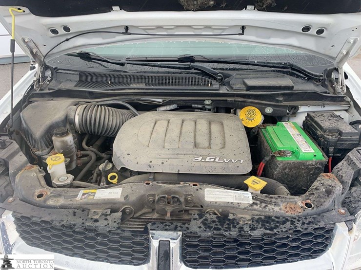 2015-dodge-grand-caravan-sxt-image-10