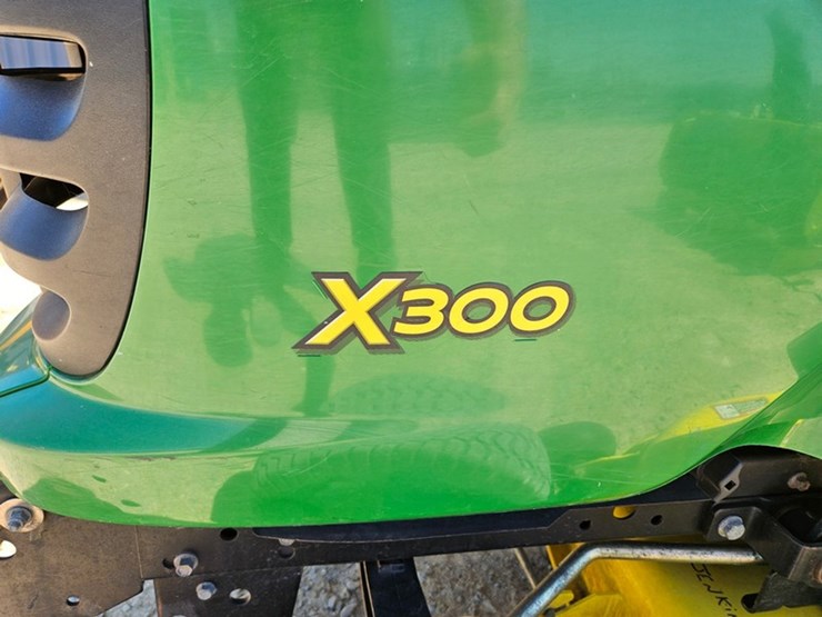 john-deere-x300-image-16