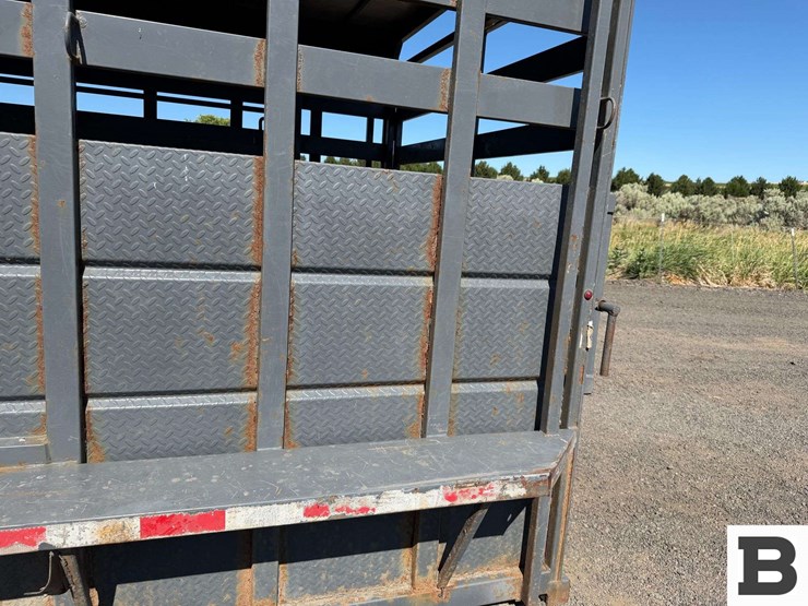 2015-c&b-quality-mavgnst24-14k-str-stock-trailer-image-22