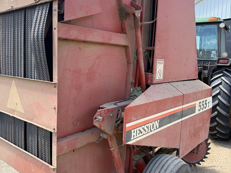 hesston-555t-image-8