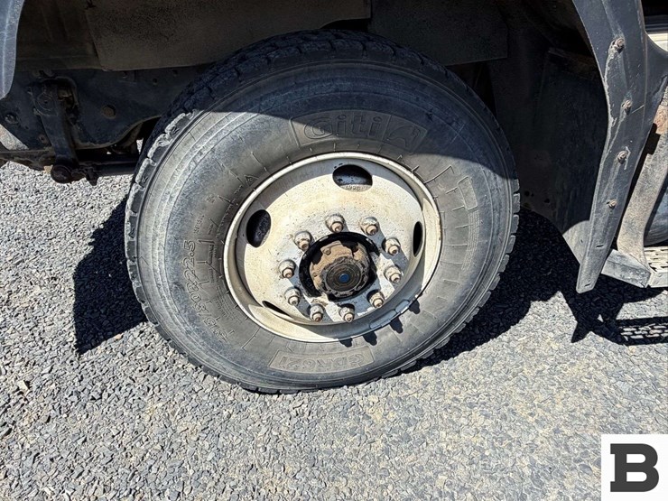 2001-mack-cl713-image-11