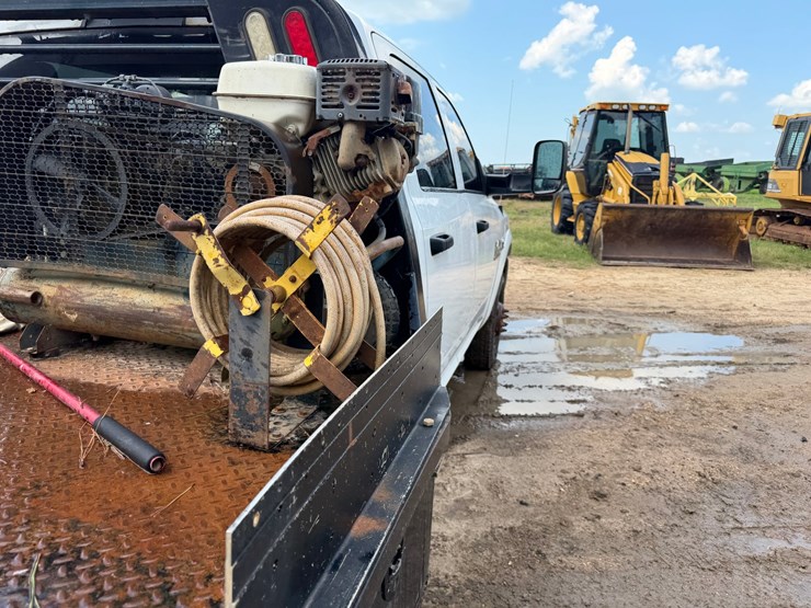2014-dodge-3500-image-40