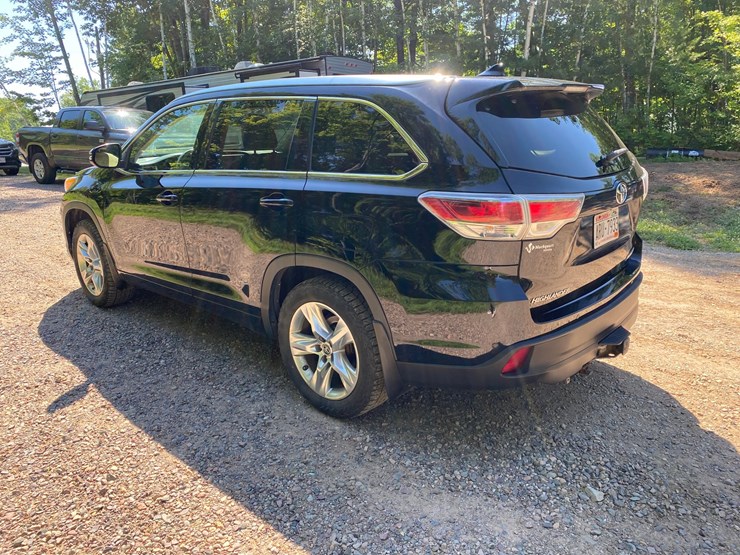 2016-toyota-highlander-image-8