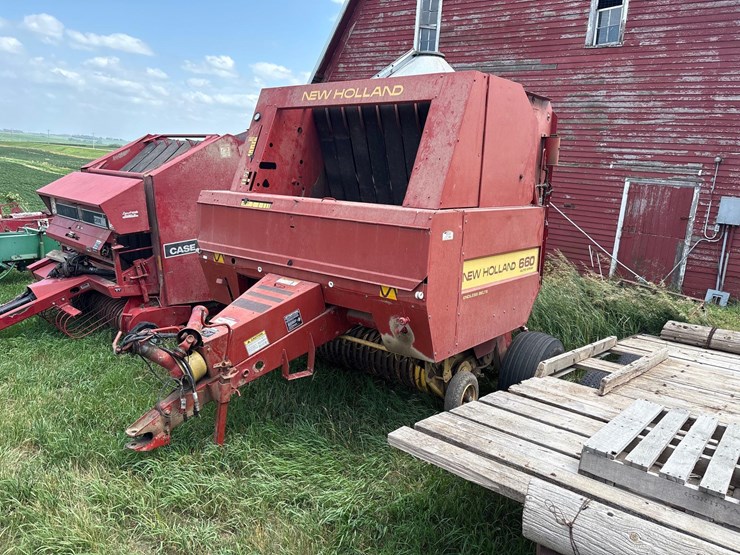 new-holland-660-image-1