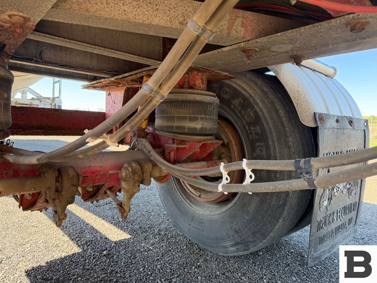1994-west-mark-8000-gallon-tanker-trailer-image-23