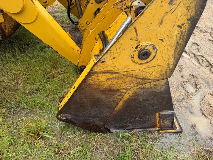2006-caterpillar-420d-image-61