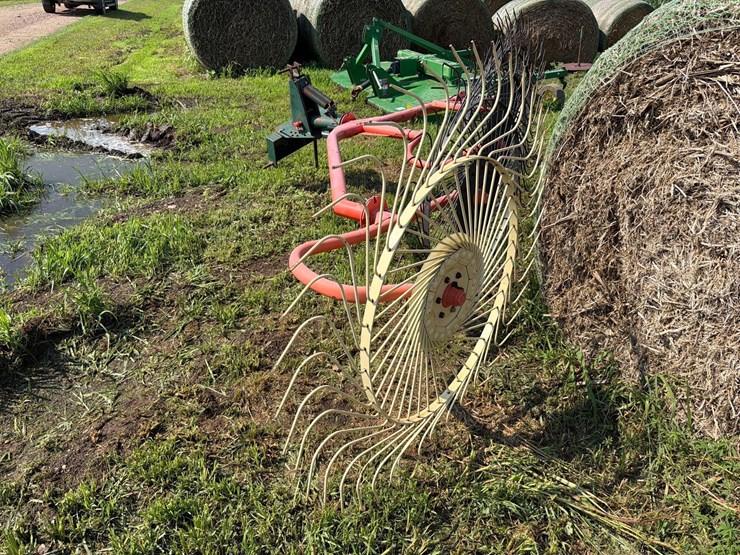 5-wheel-3pt-rake-image-3