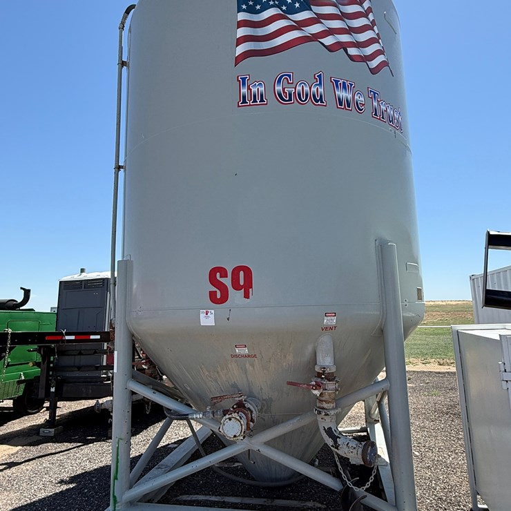 2012 WILCO 25’ x 12’ VERTICAL SKIDDED SILO