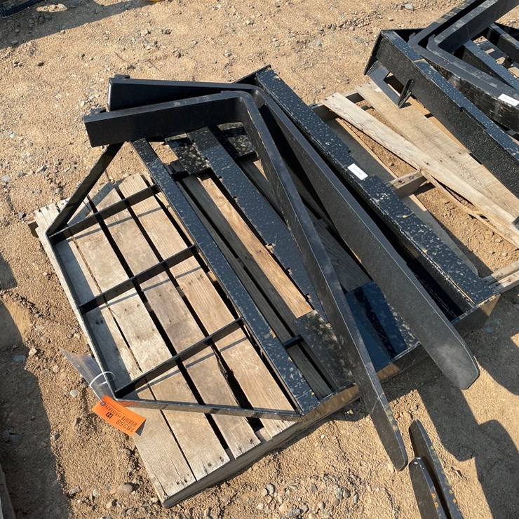 #18358 • Unused 2026 Mower King Skid Steer Forks (Princeton, MN)