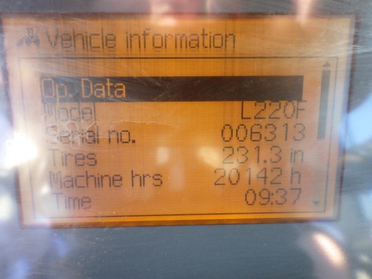 volvo-l220f-image-33