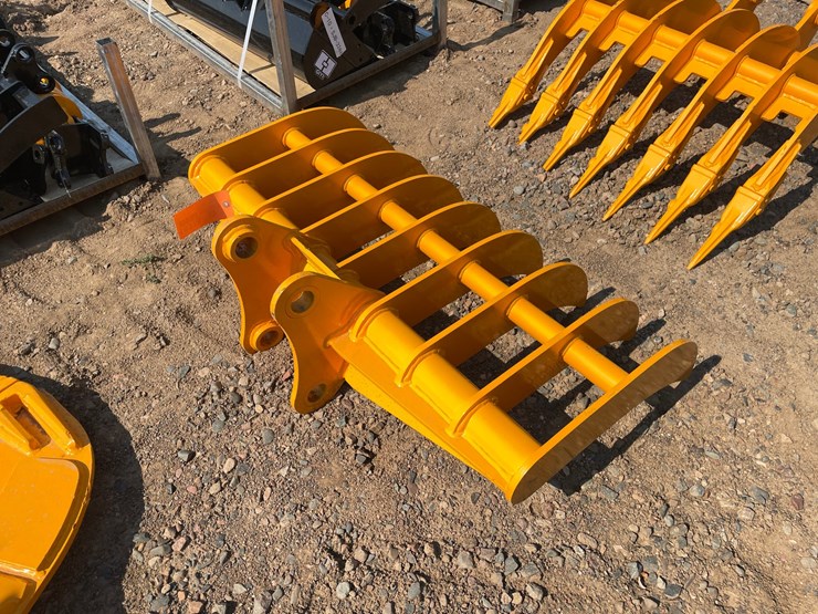 2026-caterpillar-305-image-4