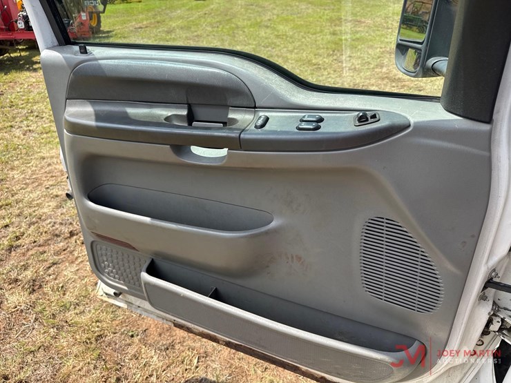 2002-ford-f450-image-39