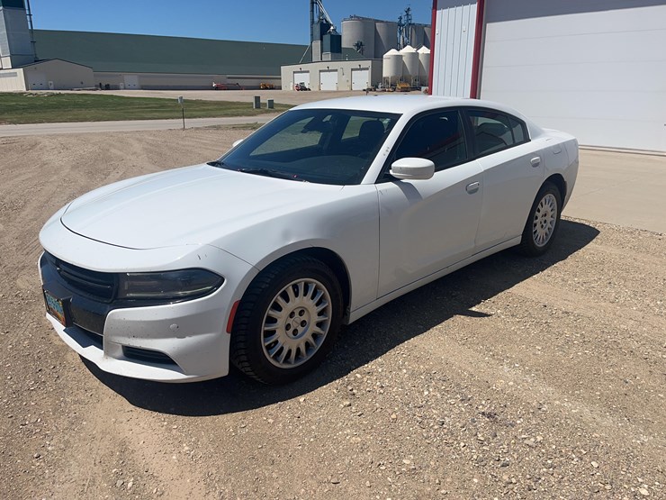 2016-dodge-charger-awd-police-passenger-car-image-1