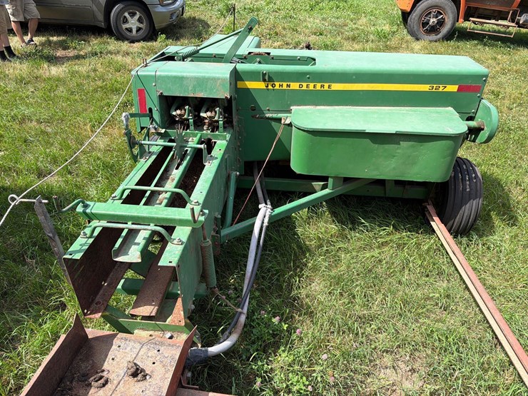 john-deere-327-image-3