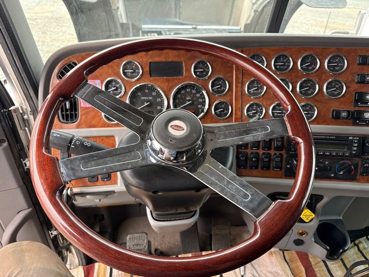 2007-peterbilt-379-image-68