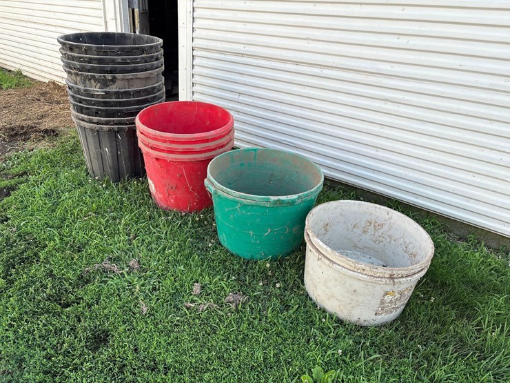 16---plastic-tubs-image-1