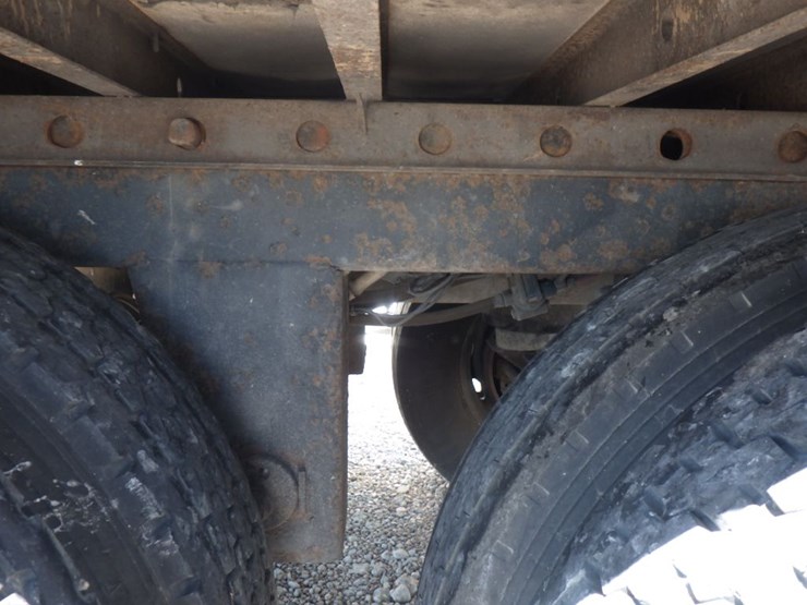 2005-utility-3000r-image-9