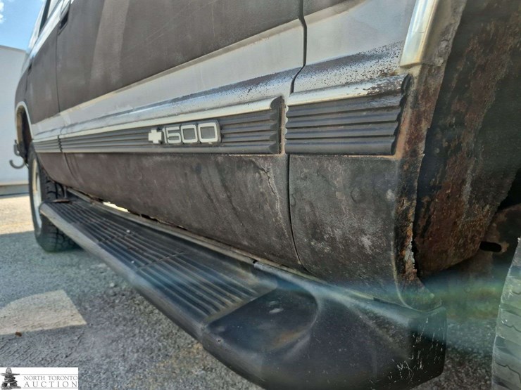 1997-chevrolet-tahoe-image-38