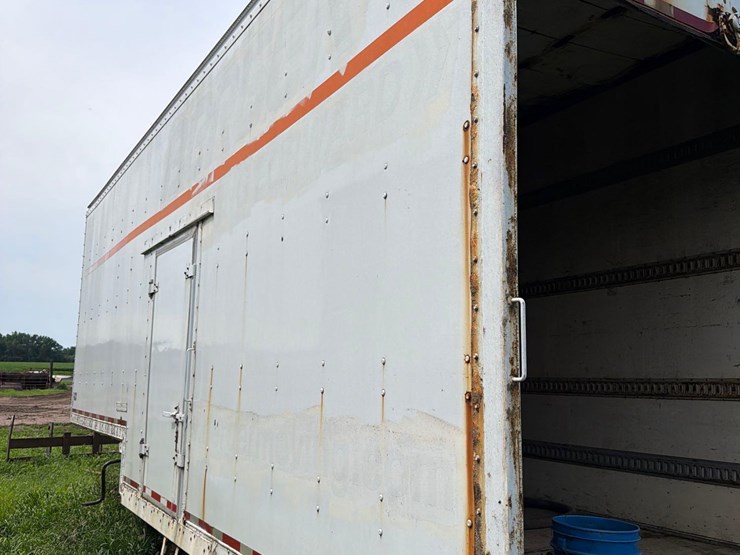 wabash-28ft-semi-van/spray-trailer-image-7