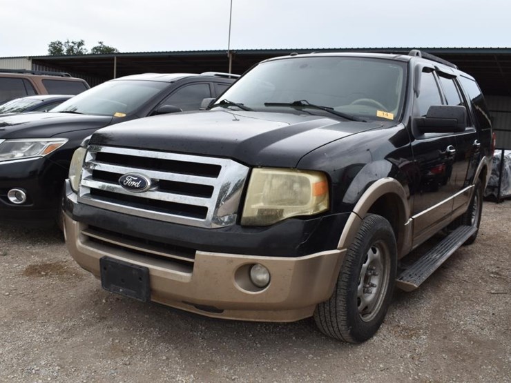 2012-ford-expedition-image-1