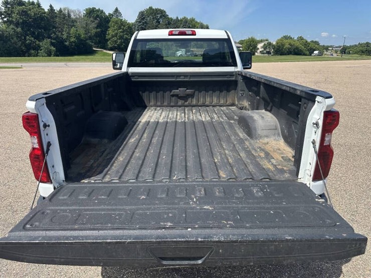 2020-chevrolet-silverado-2500hd-image-5