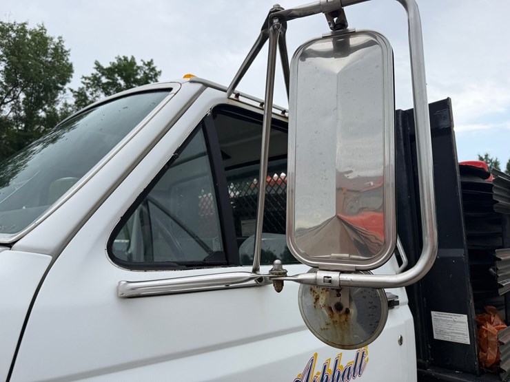 ford-f700-image-12