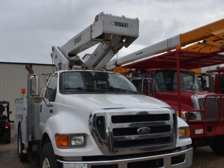 2011-ford-f750-image-2