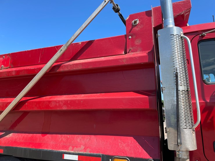 2007-mack-cl700-image-45