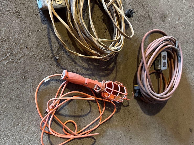 extension-cords-&-work-light-image-1