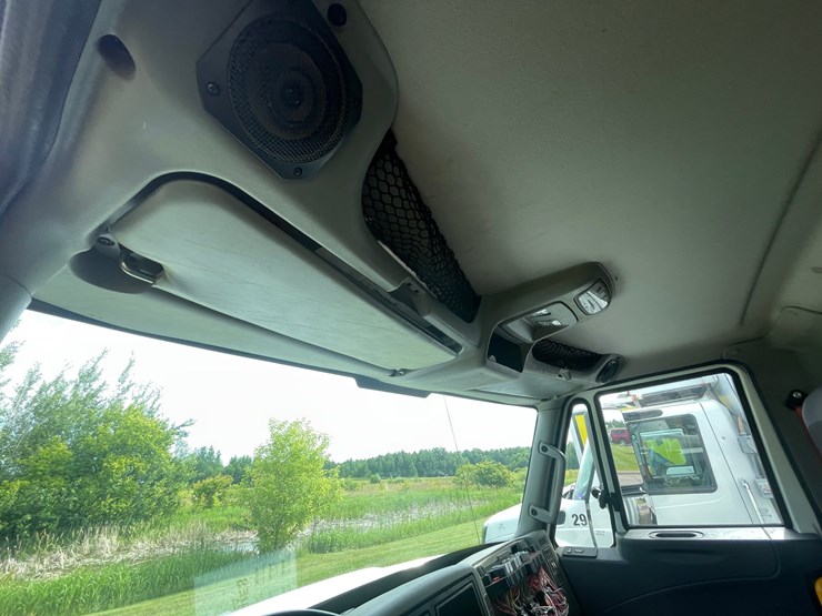 2016-international-durastar-4400-image-59