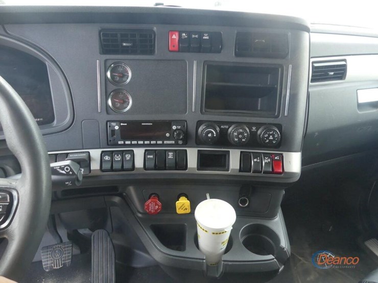 2022-kenworth-t680-image-18