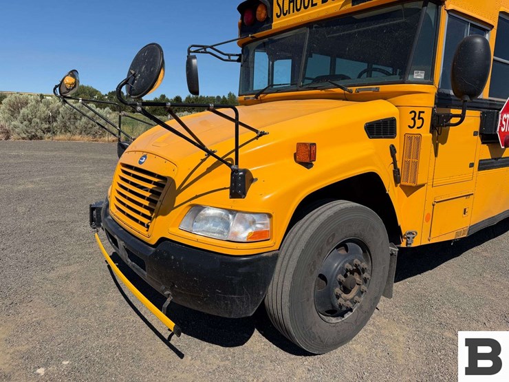 2011-blue-bird-bb-conventional-school-bus-image-9