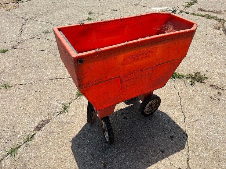highcroft-feed-cart-image-3