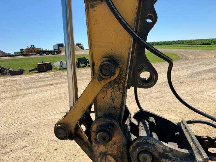 deere-230-lc-image-49