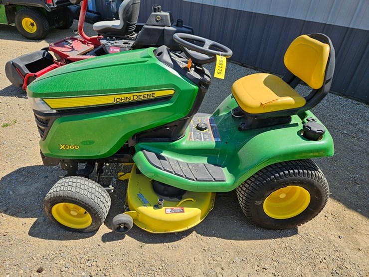 john-deere-x360-image-2