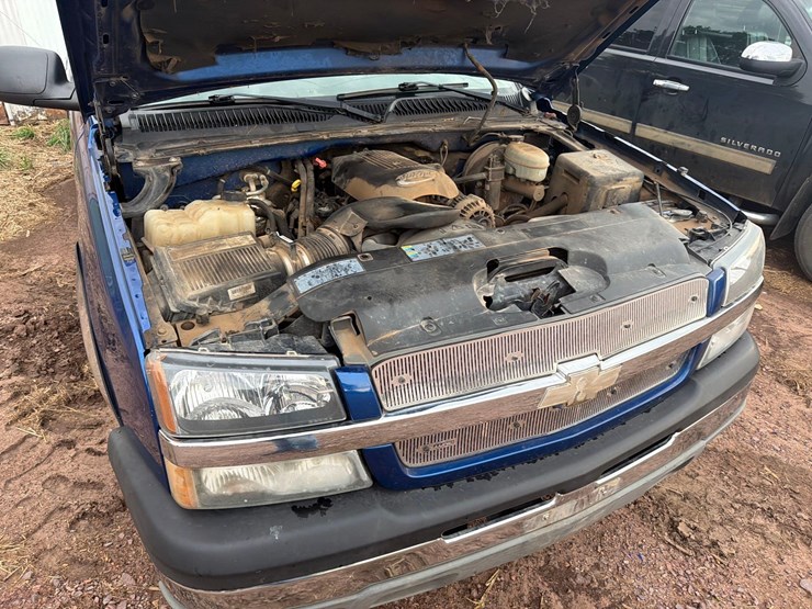 2003-chevrolet-k1500-image-11