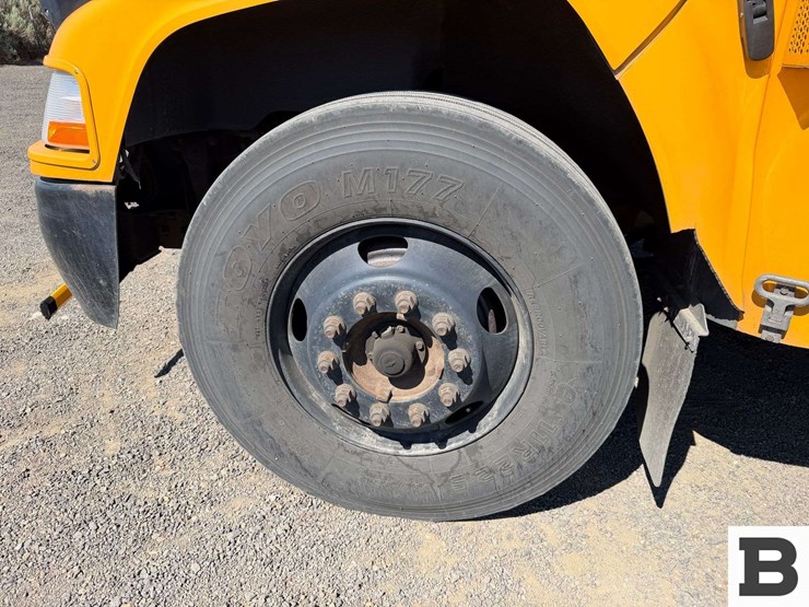 2011-blue-bird-bb-conventional-school-bus-image-11