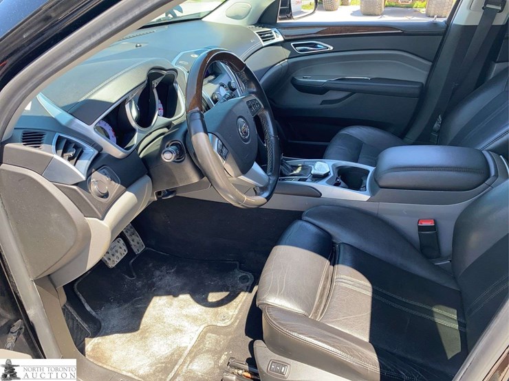 cadillac-srx-image-11