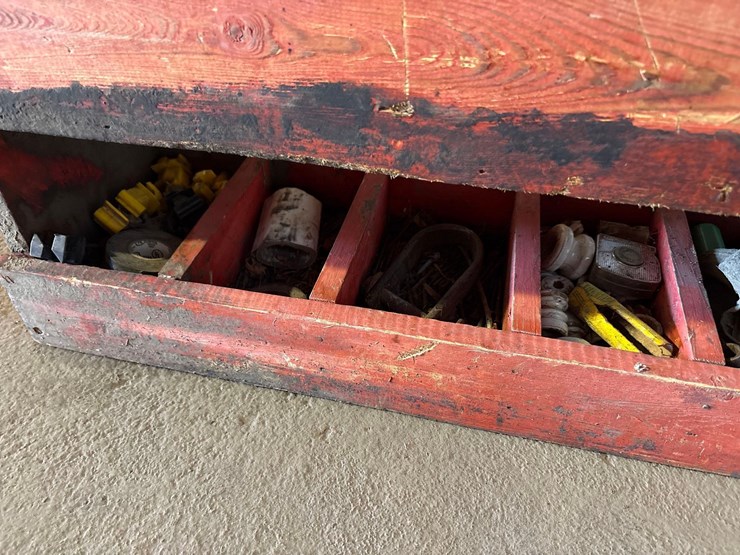 tool-kit-with-fencing-tools-image-5