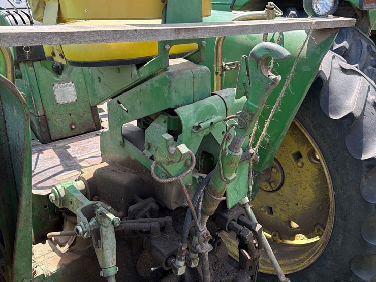 john-deere-3020-image-10