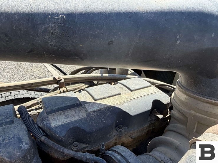 2001-mack-cl713-image-51