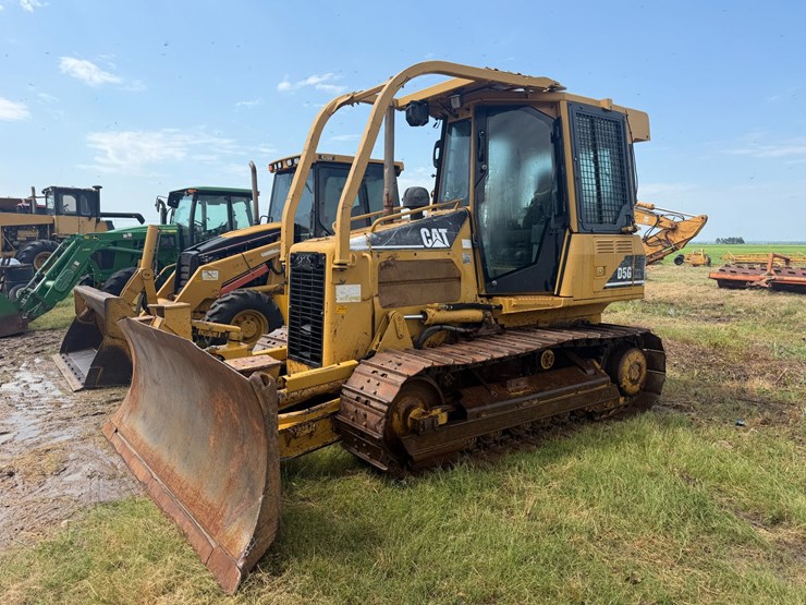 2005-caterpillar-d5g-image-1